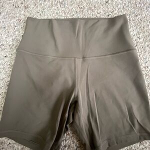 Women's align HR 6” shorts